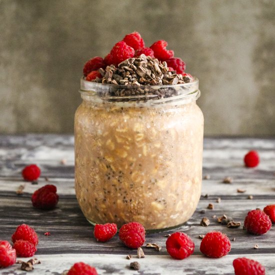 Raspberry chocolate overnight oats