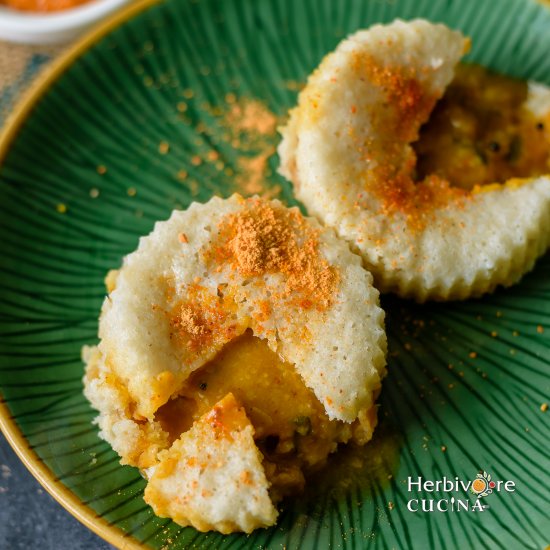 Lava Idli (Sambar filled idli)