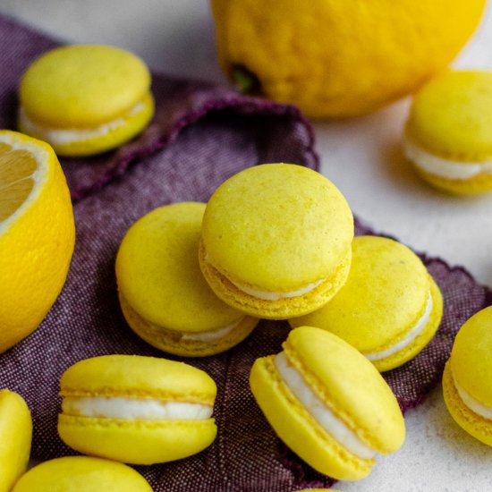 lemon macarons