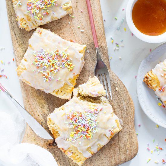 EASY VEGAN APRICOT POP TARTS