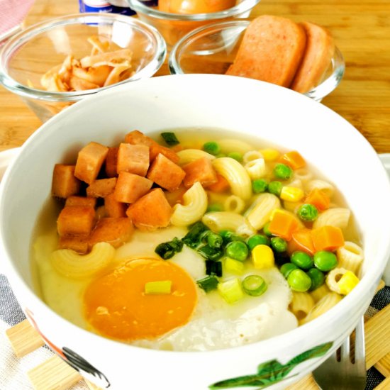 Hong Kong style macaroni soup