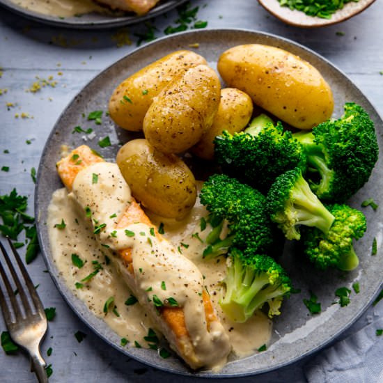 Salmon with Creamy White Wine Sauce