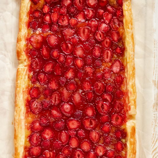 Vegan Strawberry Rhubarb Tart