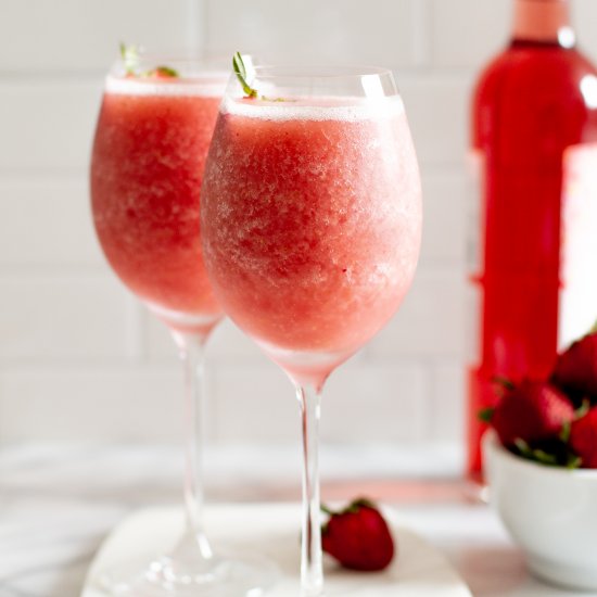 Frosé (Frozen Rosé)