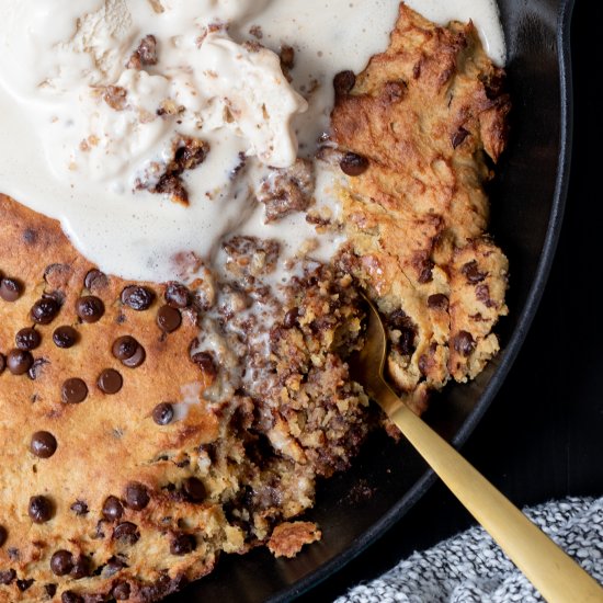 Chocolate Chickpea Skillet Cookie