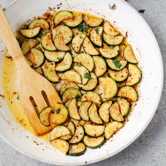 Sautéed zucchini with garlic butter