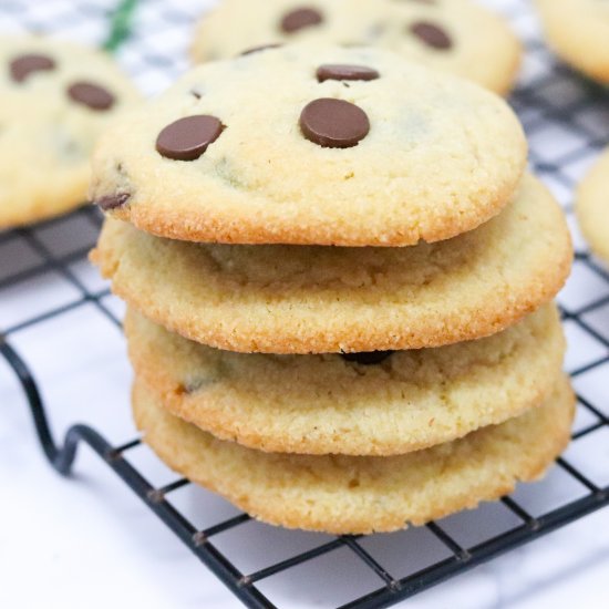 Almond Flour Chocolate Chip Cookies