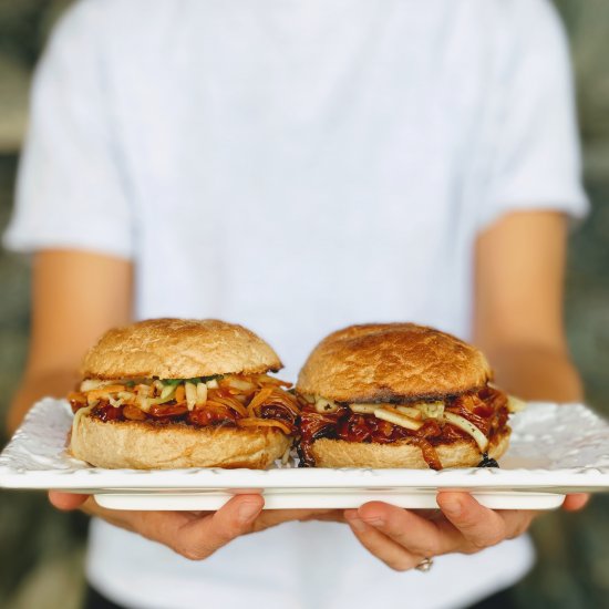 Vegan Pulled Pork Sandwiches