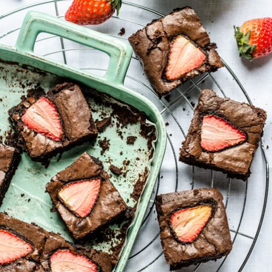 Brownies with strawberries