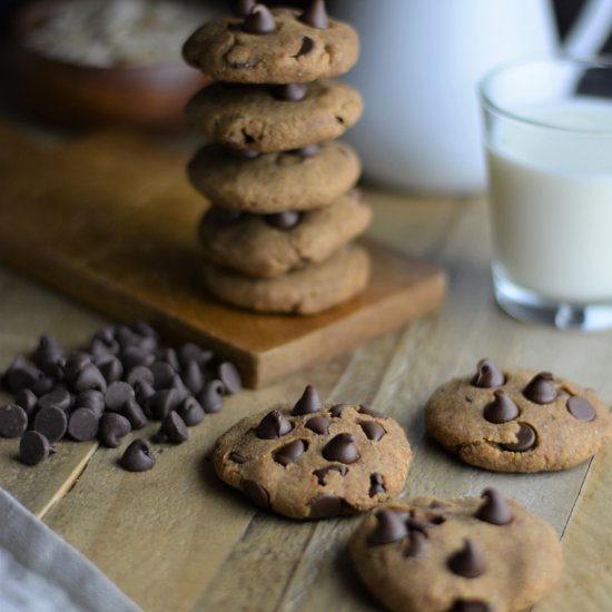 Vegan & Paleo Chocolate Chip Cookie