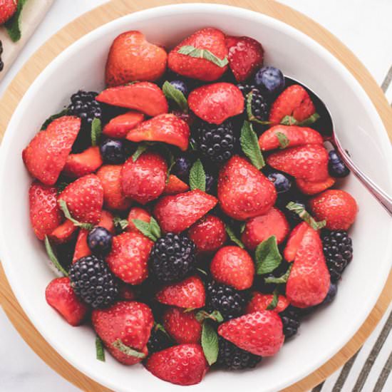 Fresh berry salad