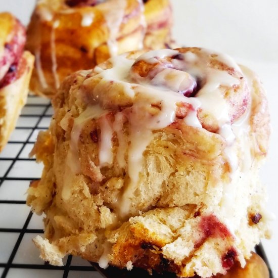 Cardamom Blackberry Sweet Rolls