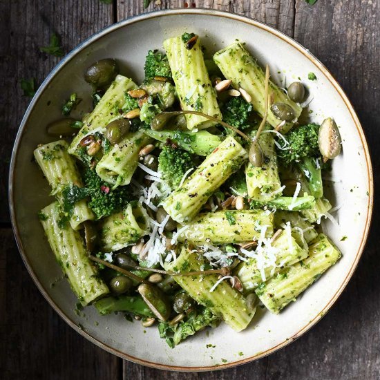 15 minute broccoli pasta with basil