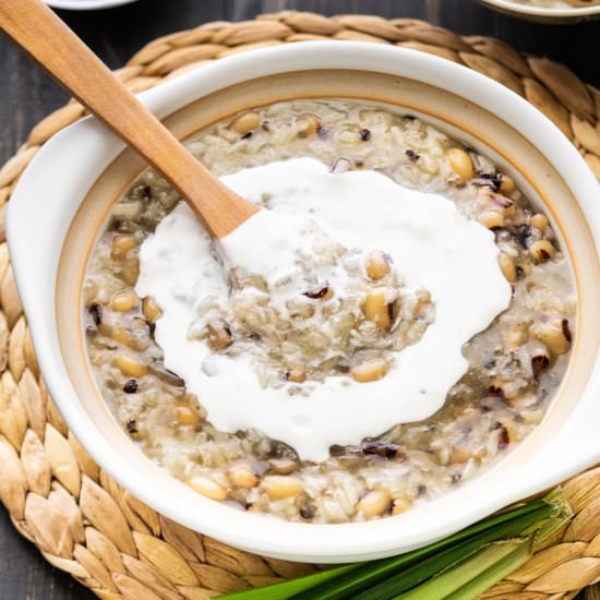 Vietnamese Sticky Rice Pudding