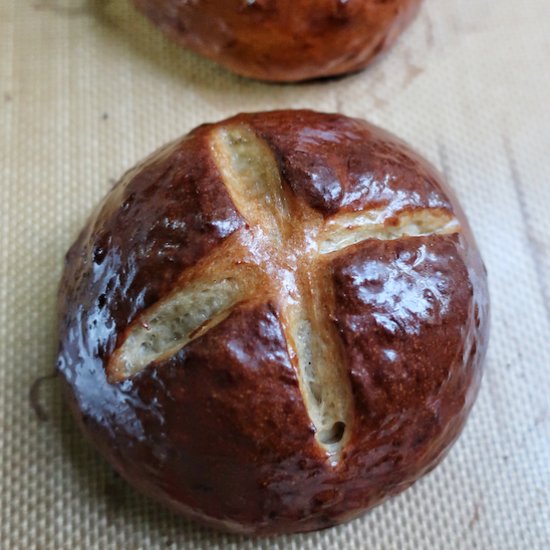 Homemade Vegan Pretzel Buns