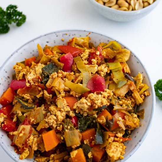 Easy Curry Tofu Scramble