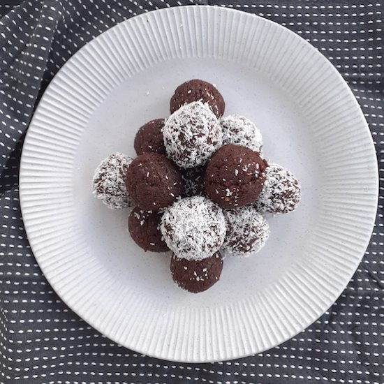 Chocolate and Coconut Bliss Balls