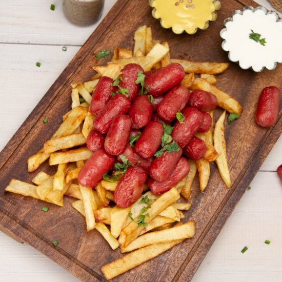 Salchipapa – Hot Dogs & Fries