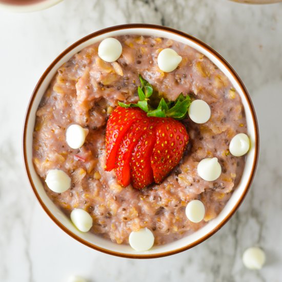 Strawberry White Hot Chocolate Oatmeal