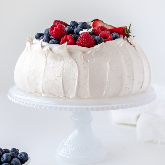 Pavlova Recipe with berries