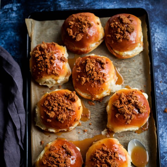 Banoffee Biscoff Buns