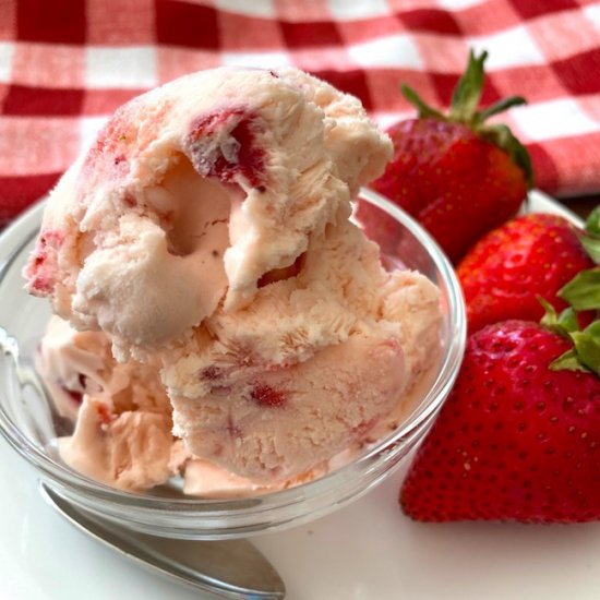 No-Churn Strawberry Ice Cream