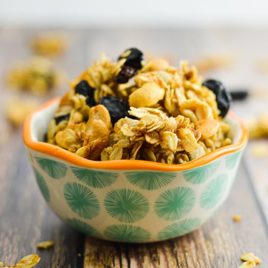 Cashew Vanilla Granola