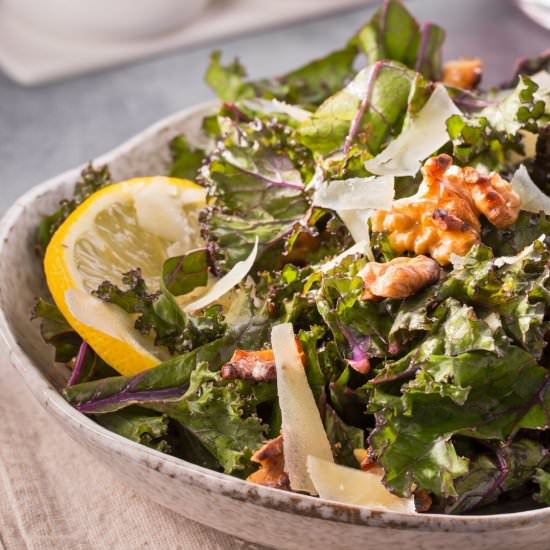 Easy Lemon Kale Salad (Low Carb)