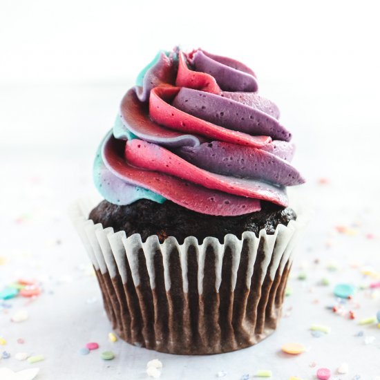 rainbow pinata cupcakes