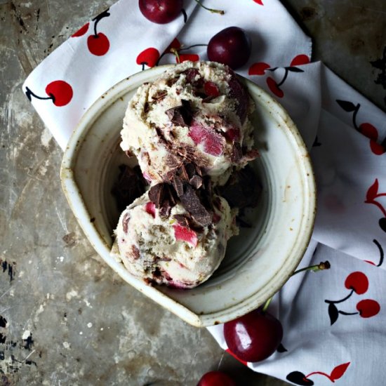 Pistachio gelato with halva