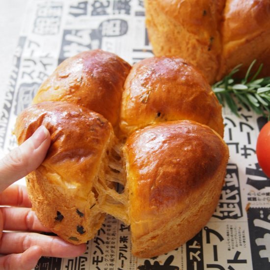 Tomato Pull Apart Bread