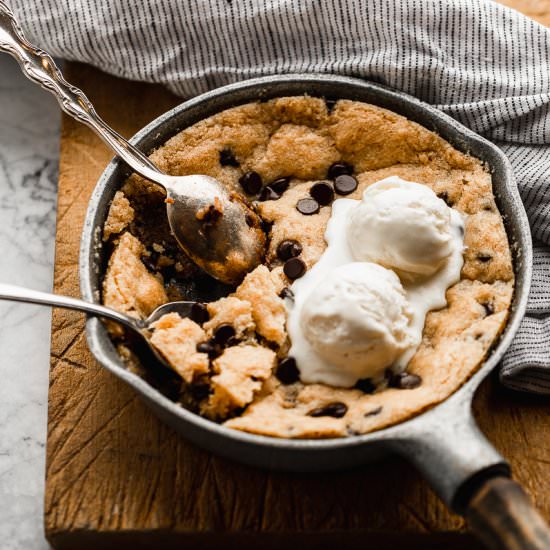 Gluten free & vegan skillet cookie