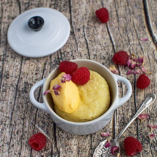 KETO VANILLA MUG CAKE