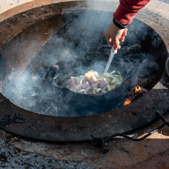 Dutch oven Campfire breakfast