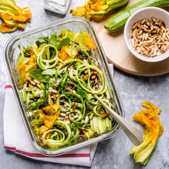 Whole grain salad with zucchini