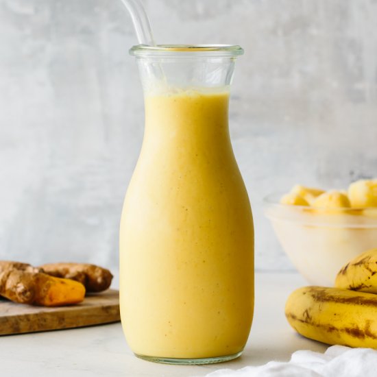 Pineapple Turmeric Smootihie