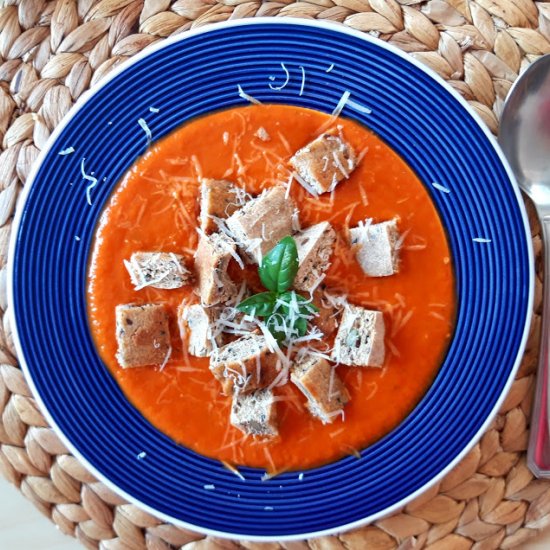 Crunchy Tofu and Tomato Soup