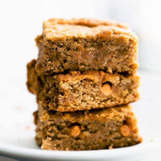 Cinnamon Chickpea Blondies