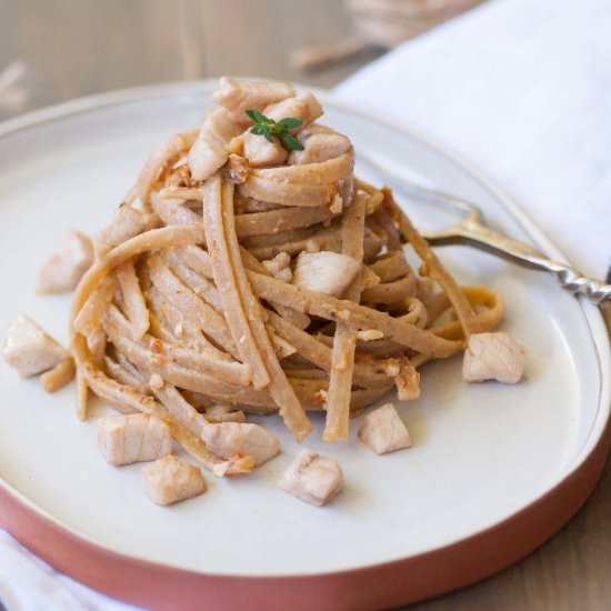 Pasta with swordfish and almond