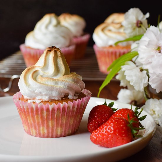 rhubarb and strawberry cupcakes