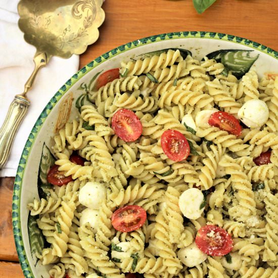 Caprese Pasta Salad with Pesto