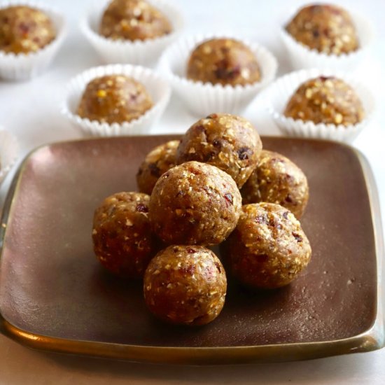 No-Bake Oatmeal Energy Balls