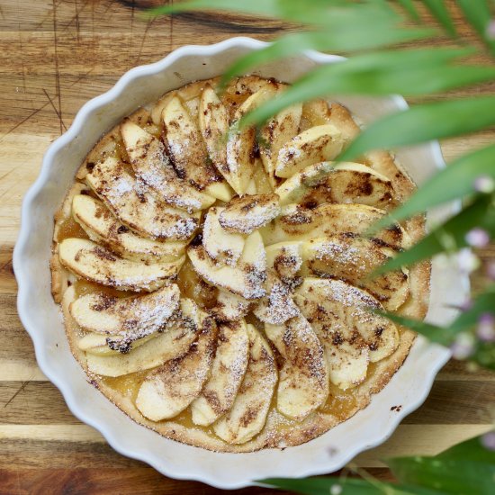 Apple tart (Tarte aux pommes)