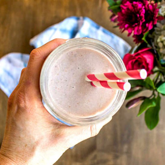 Banana, Hemp & Strawberry Smoothie