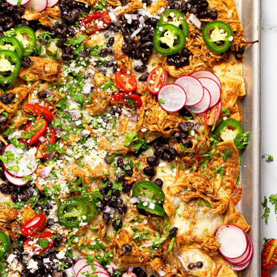 SHEET PAN CHICKEN NACHOS