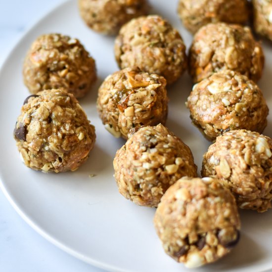 Loaded Oatmeal Cookie Energy Bites