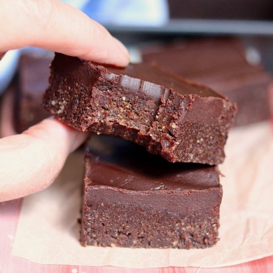 Raw Vegan Brownies (No Bake)