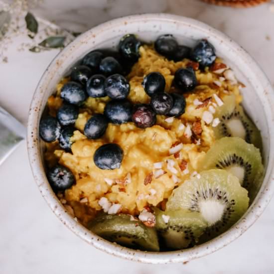 Passion Fruit Turmeric Oatmeal