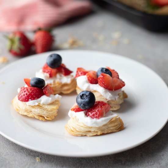 Strawberry Puff Pastry Bites