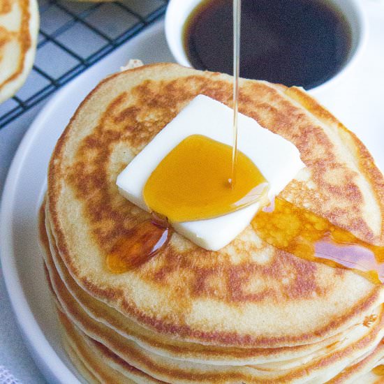 Fluffy Vanilla Yogurt Pancakes